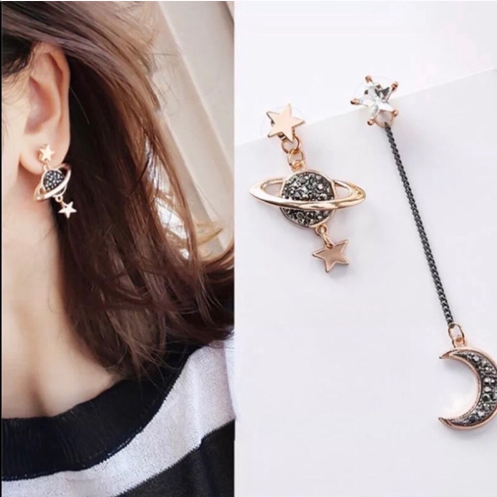 🎯Moon & Stars Asymmetric Earrings